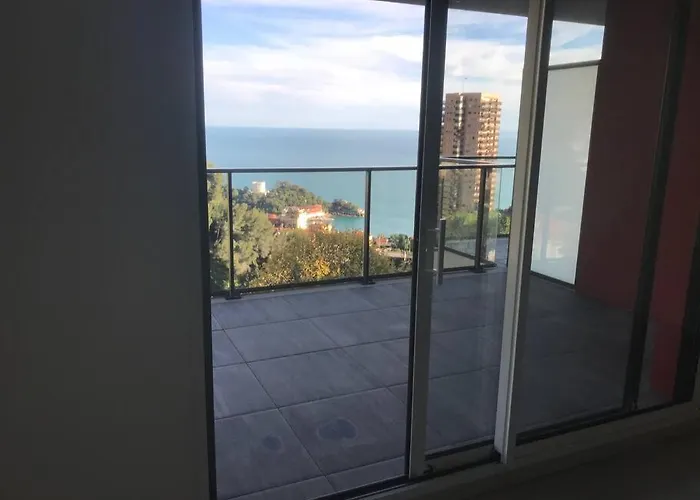 Beautiful Sea View Overlooking Monaco Apartmán